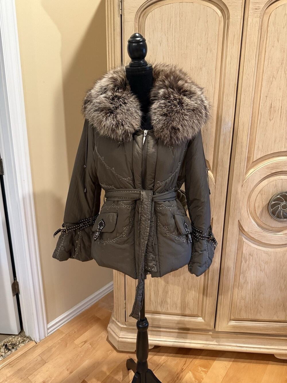 Invidia New York Green Genuine silver fox Fur Collar Stitch/Embellished Coat 6